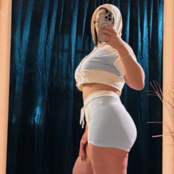 Hoodie Short Set - Picture 3 of 11